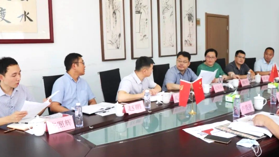 青岛市人社局领导一行莅临我司调研指导