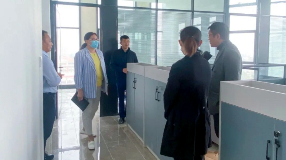 青岛市人社局领导参观指导人力资源共享经济产业园建设情况