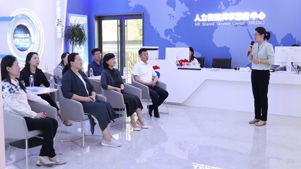 《青岛市人力资源服务业发展报告(2023)》白皮书发布:从业人员2.32万人，营收突破456亿元